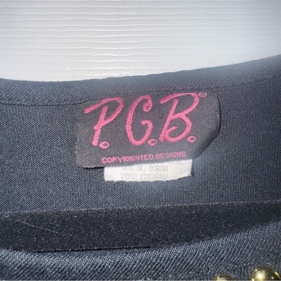 Vintage Black Short Sleeve Tee With Embellishment - Picture 2 of 3